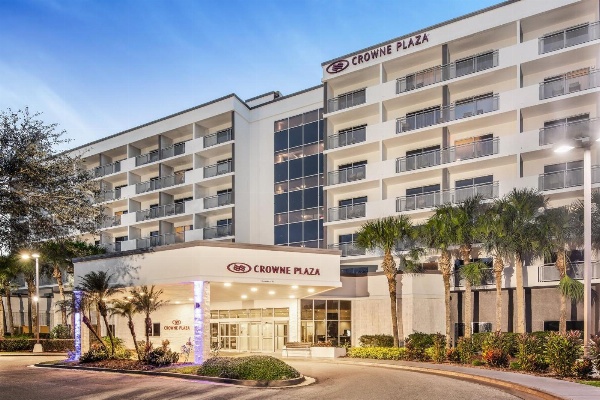 Crowne Plaza Orlando - Lake Buena Vista image 1